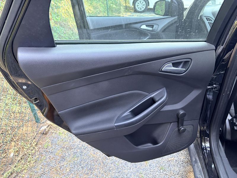 Ford Focus 1.0 EcoBoost   - fotka 22 z 29