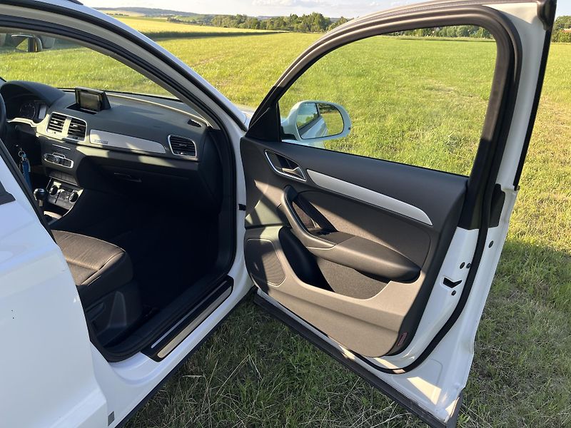 Audi Q3 (2015) 1. majitel - fotka 35 z 39