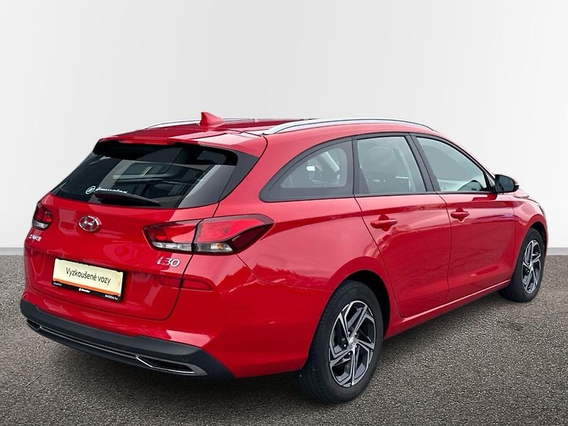 Hyundai i30 Family Comfort - fotka 2 z 25