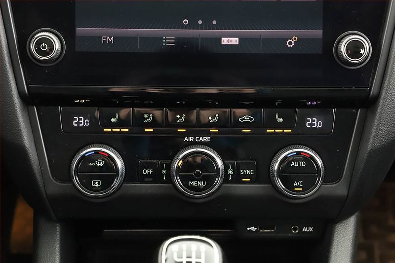Škoda Octavia (2017) Ambition 2.0 TDI, Serv.kniha - fotka 11 z 19