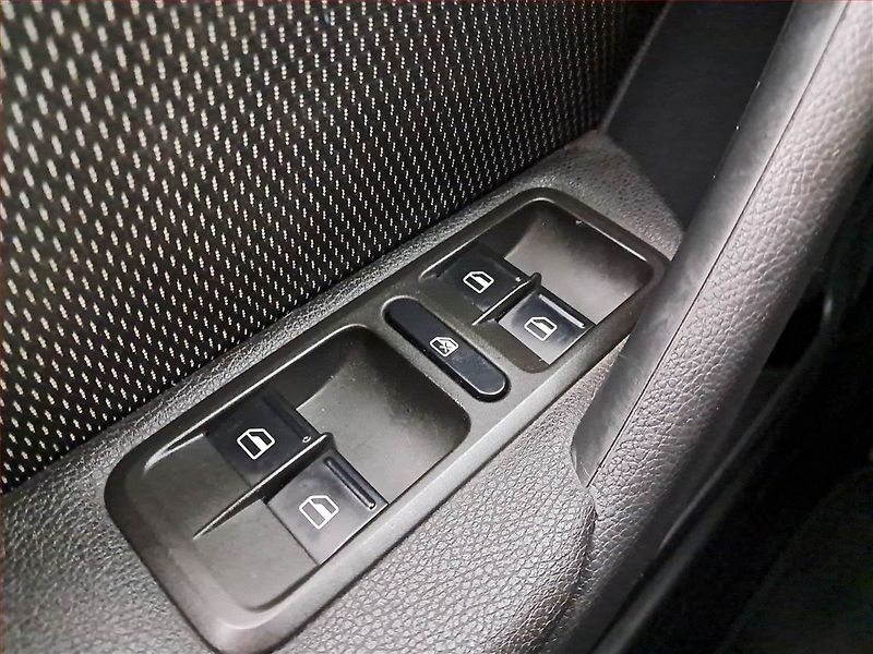 Škoda Yeti (2011) 1.2 TSI, Tempomat - fotka 15 z 16