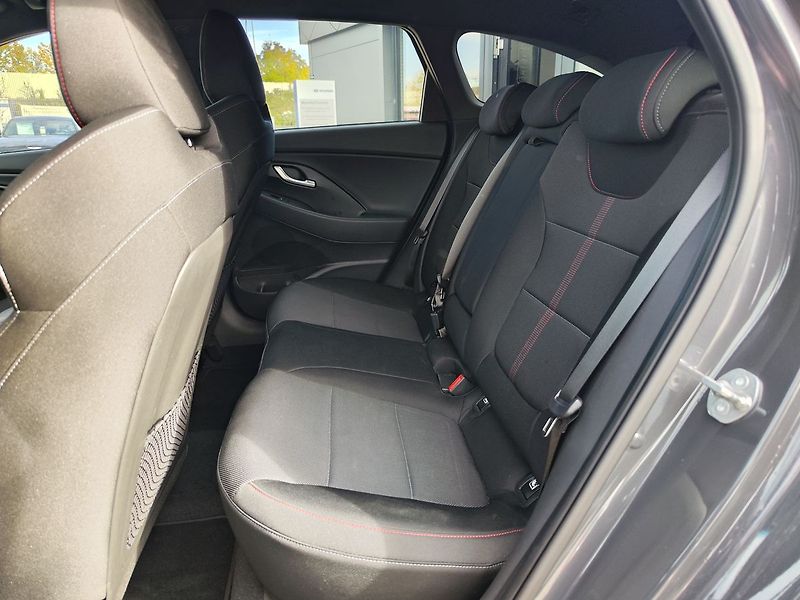 Hyundai i30 1.5 T-GDI/103kW N-Line DCT - fotka 12 z 34