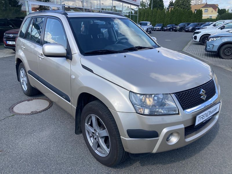 Suzuki Grand Vitara (2008) 2,0VVT  - fotka 2 z 9