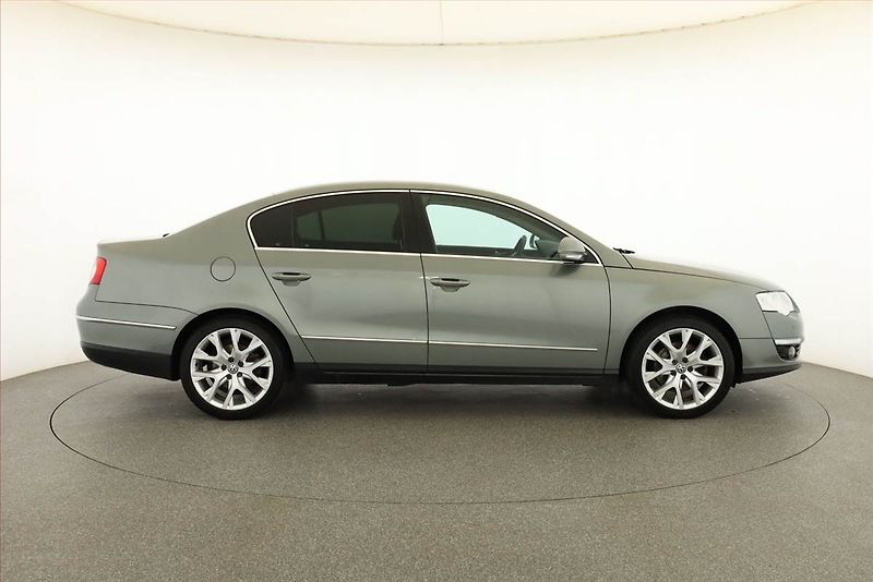 Volkswagen Passat (2009) 1.4 TSI, Xenony, Tempomat - fotka 6 z 16