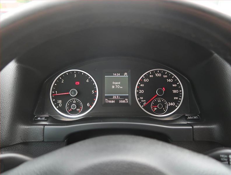 Volkswagen Tiguan (2013) 2.0 TDI, 4X4, Serv.kniha - fotka 11 z 17