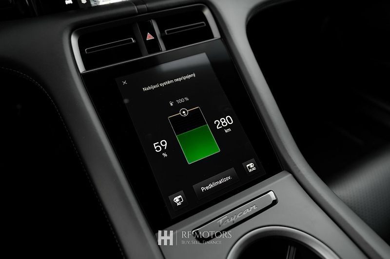 Porsche Taycan (2024) 320kW - fotka 46 z 50
