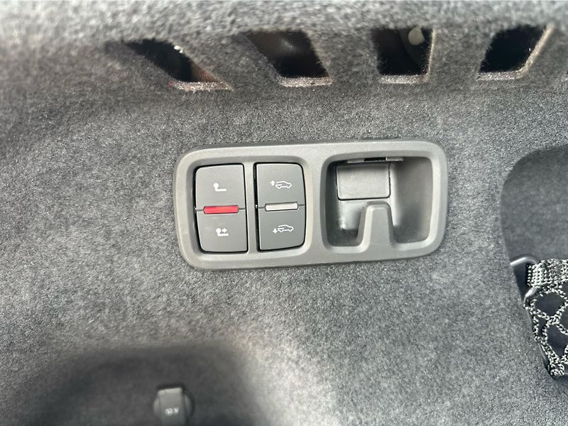 Audi Q8 (2025) 50 TDI quattro - fotka 15 z 25