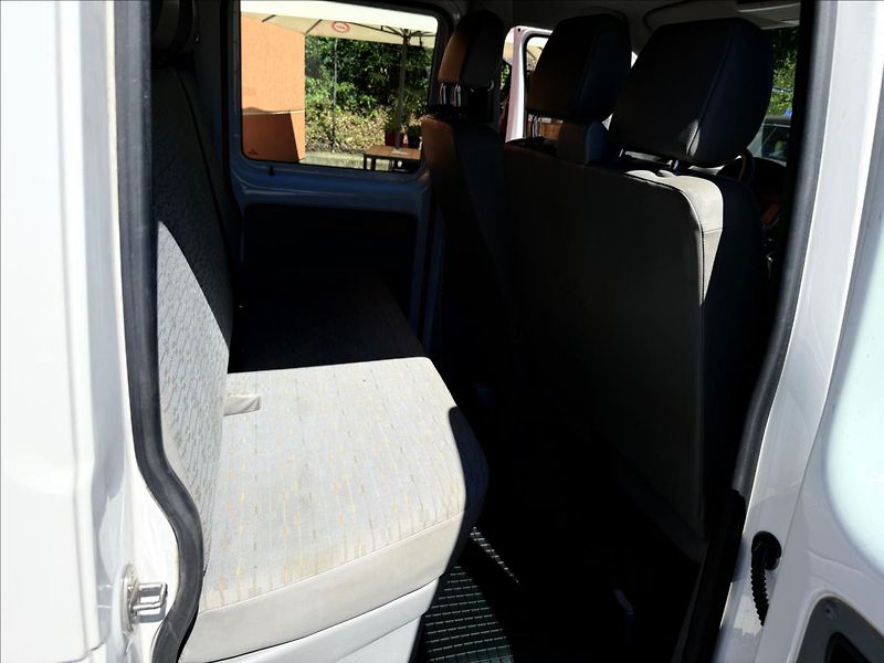 Volkswagen Transporter 2,0 TDi 4Motion - fotka 16 z 30