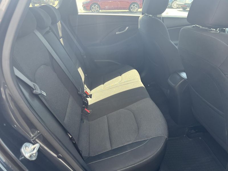 Hyundai i30 (2020) - fotka 37 z 44