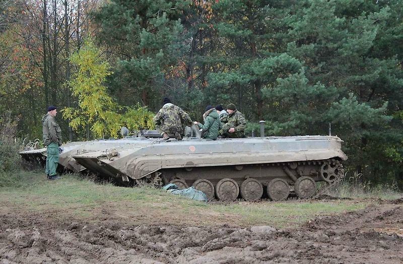 Setkání s názvem Kozinec, které se uskutečňuje dvakrát do roka, vždy na jaře a na podzim, je pro vyznavače vojenské historické techniky plné zážitků.