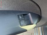 Volkswagen Touran (2008) 1.9TDi, AC, temp - náhled 16