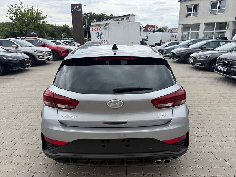 Hyundai i30 HB FL 1,5 T MH DCT NLINE SAFE - fotka 4 z 9