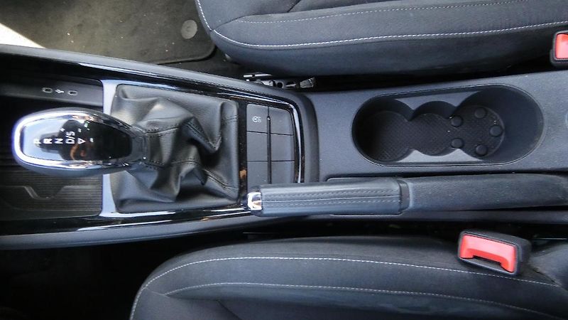 Škoda Scala 1.0 TSI DSG Drive - fotka 18 z 23