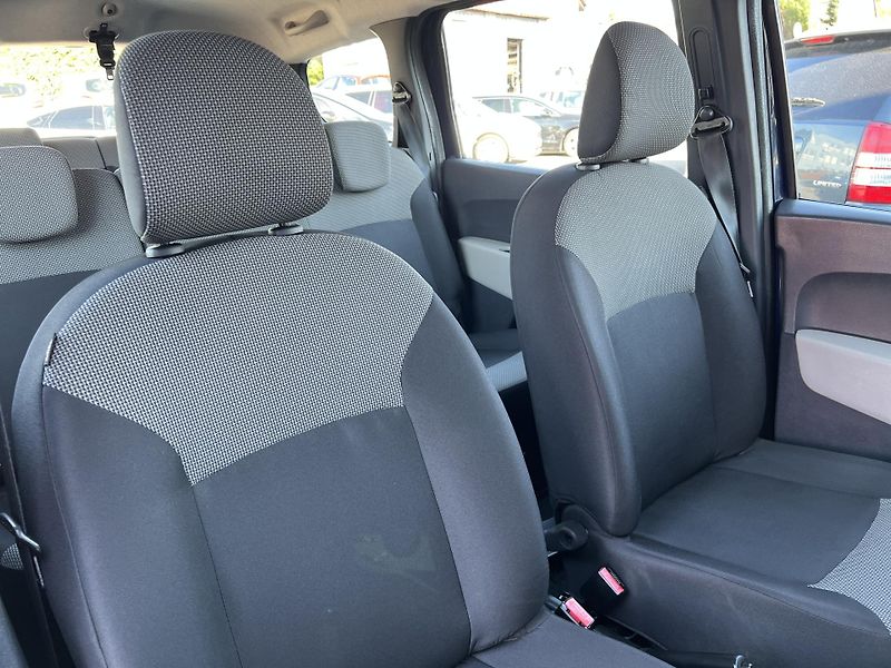 Dacia Lodgy 1.6i LPG 7MÍST TAŽNÉ - fotka 29 z 38
