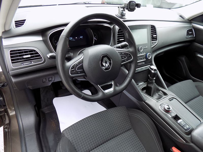Renault Talisman (2016) 1.6 DCi/Masáže/Pure-LED/ČR/ - fotka 12 z 41