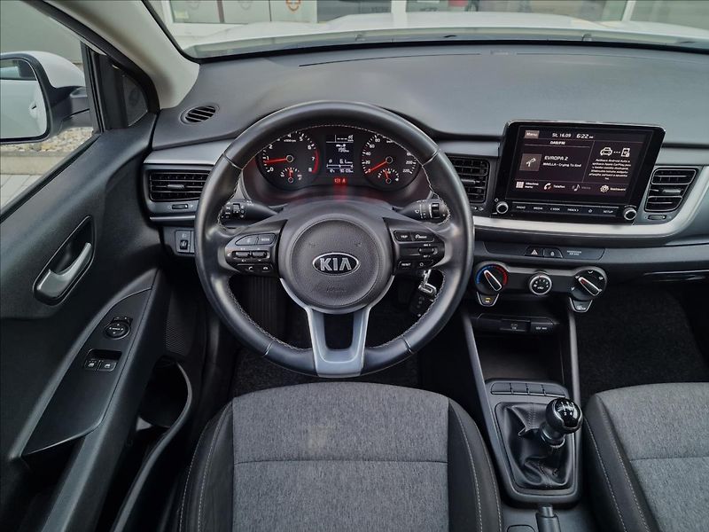 Kia Stonic 1.2 DPI 62kW Comfort,ČR,1.Maj - fotka 12 z 47