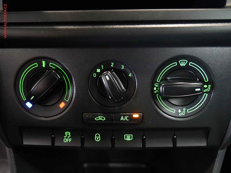 Škoda Rapid (2015) 1.2 TSi, AC, STK2/28 - fotka 15 z 15