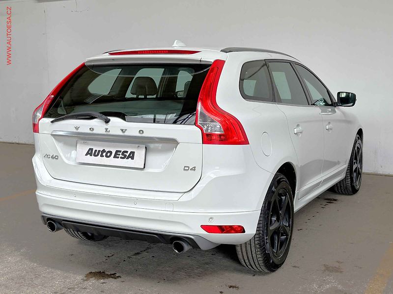 Volvo XC60 (2014) 2.0 D4, ČR, STK7/28, výhřev - fotka 4 z 14