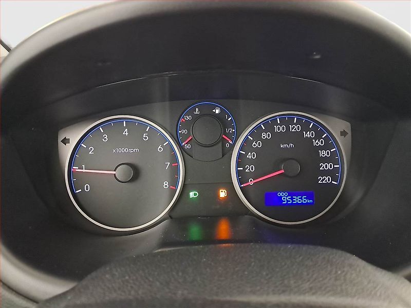 Hyundai i20 (2011) 1.2, jezdí výborně - fotka 11 z 15