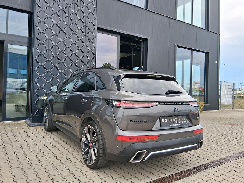 DS Automobiles DS7 Crossback PERF. LINE + E-TENSE 360k 4x4 - fotka 8 z 40