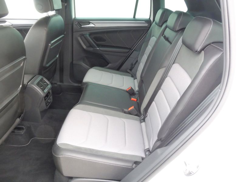 Volkswagen Tiguan (2018) Highline 2,0 TDI 140kW DSG 4MO - fotka 19 z 28