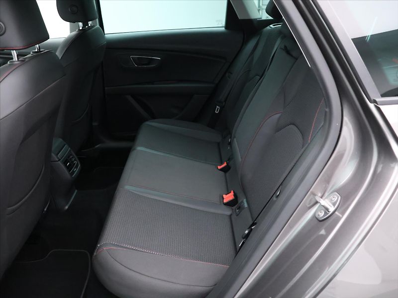 Seat Leon 1,4 TSI 110kW FR Dynamic sr.kn - fotka 13 z 26