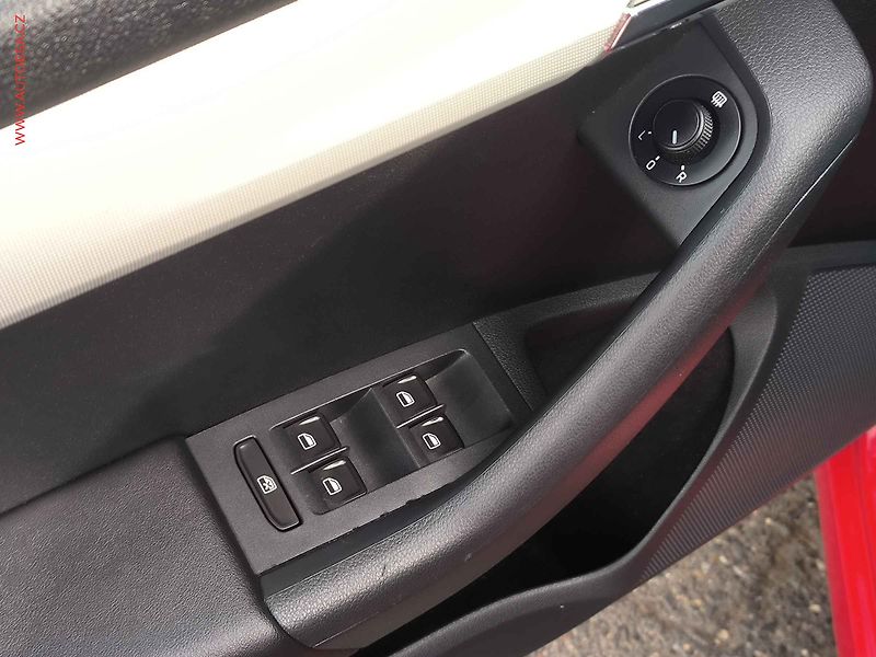 Škoda Octavia (2013) 2.0 TDi, Ambition, STK8/28 - fotka 14 z 16