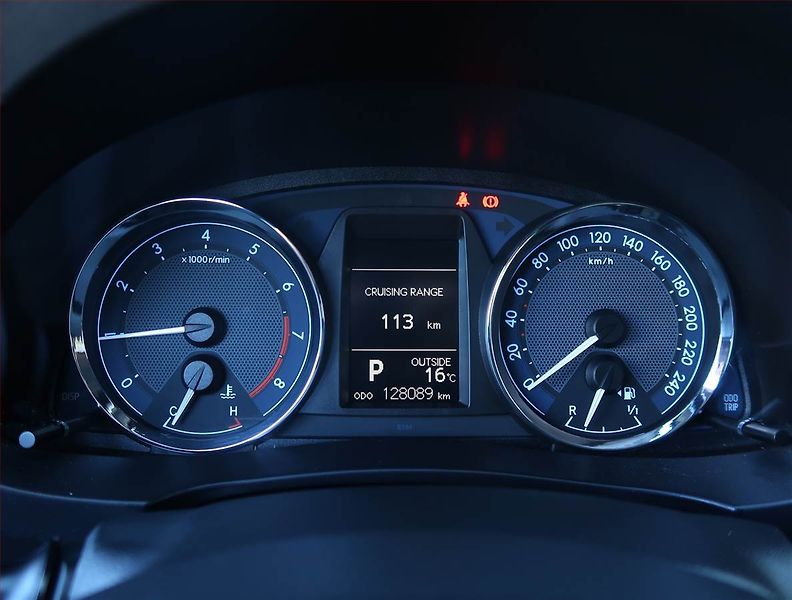 Toyota Corolla (2016) 1.6 Valvematic, Automat - fotka 11 z 22