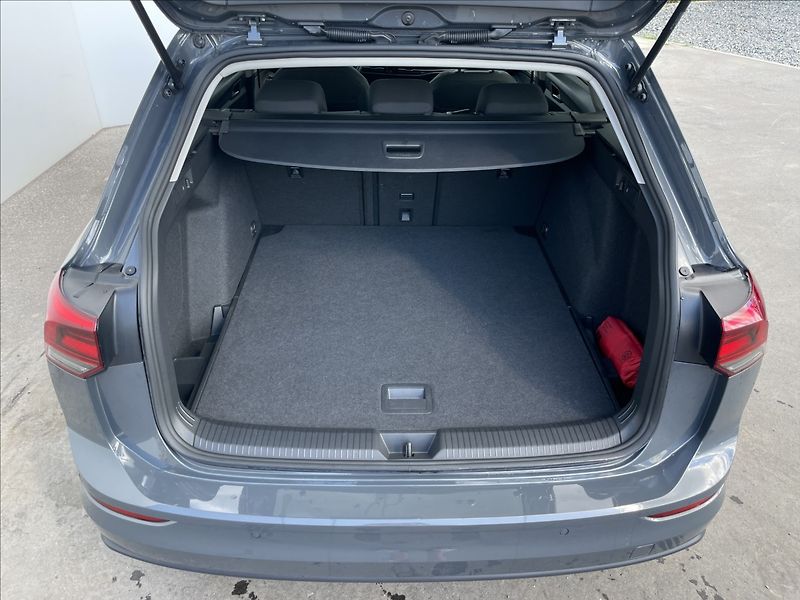 Volkswagen Golf Variant 1,5 eTSI DSG Life Kamera+KESSY - fotka 23 z 23