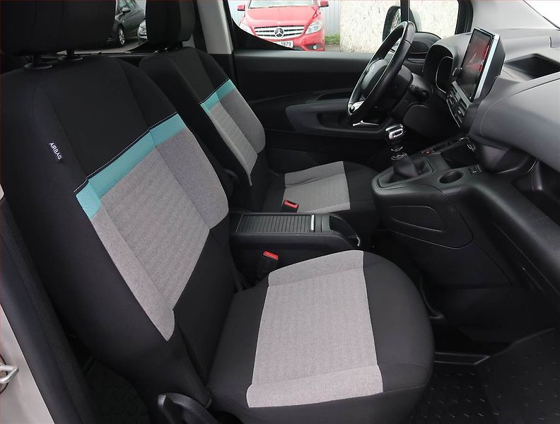 Citroën Berlingo (2018) Shine 1.5 BlueHDi, 5Míst, ČR - fotka 9 z 21