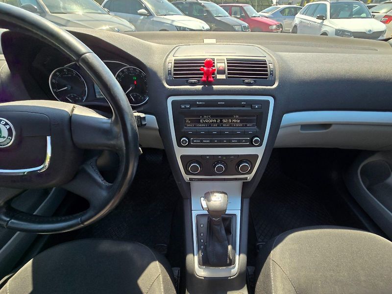 Škoda Octavia (2010) 1.8 Tsi 118kW DSG po servisu - fotka 15 z 22