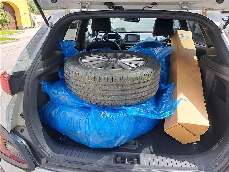 Hyundai Kona 1,0 T-GDI - fotka 47 z 56