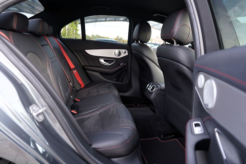 Mercedes-Benz Třídy C C43 AMG 4Matic/ČR/Performance - fotka 27 z 42