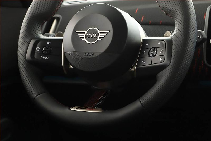 Mini Countryman (2025) S All4, JCW, HUD, Kamera, Navi - fotka 20 z 23