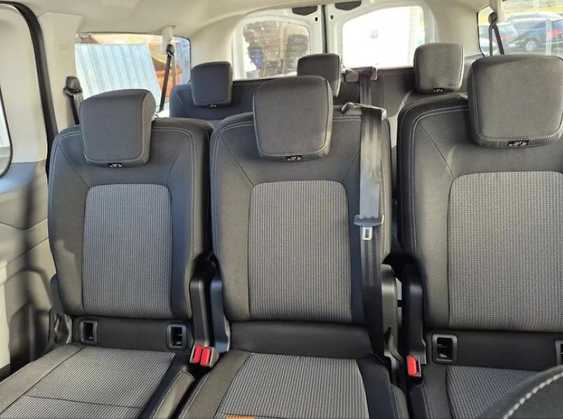 Volkswagen Caravelle - fotka 9 z 11