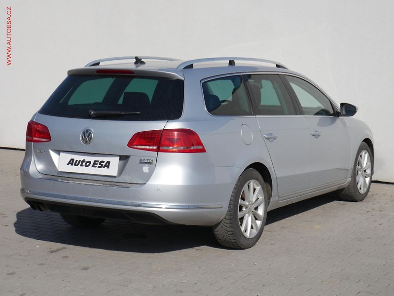 Volkswagen Passat (2012) 2.0TDi, ČR, Highline, DSG - fotka 4 z 17