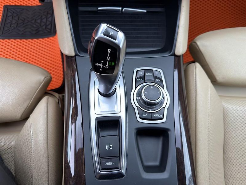 BMW X6 3.0d 180 kW xDrive CZ - fotka 16 z 23