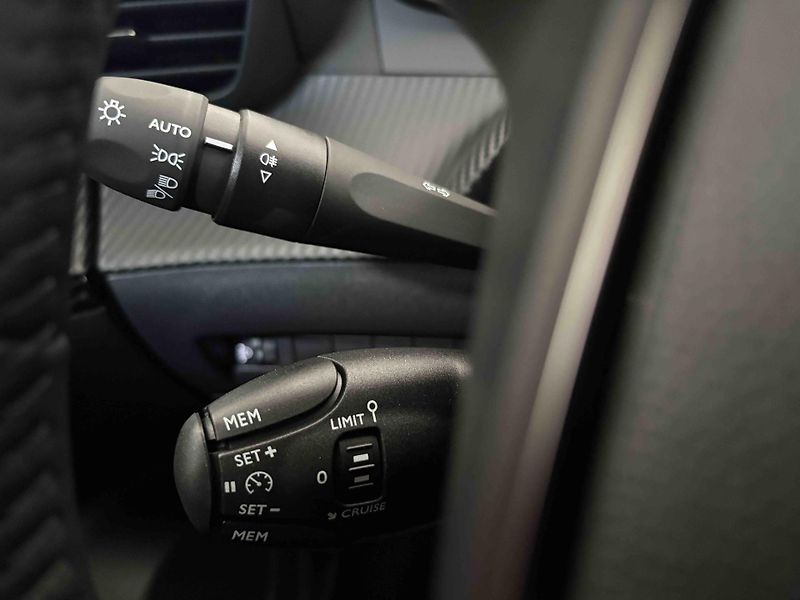 Peugeot 2008 (2026) Business Hybrid 110 e-DCS6 - fotka 16 z 36