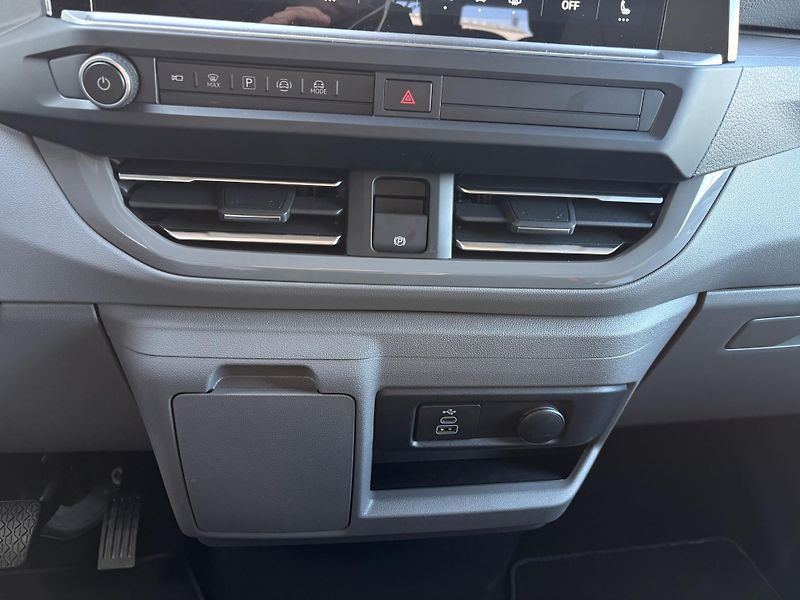 Volkswagen Caravelle (2026) - fotka 22 z 37