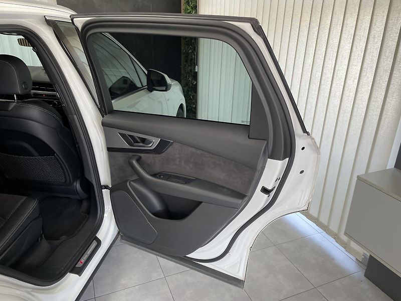 Audi Q7 45 TDi ČR 1.MAJ.SERVIS 4x4 DPH - fotka 13 z 30