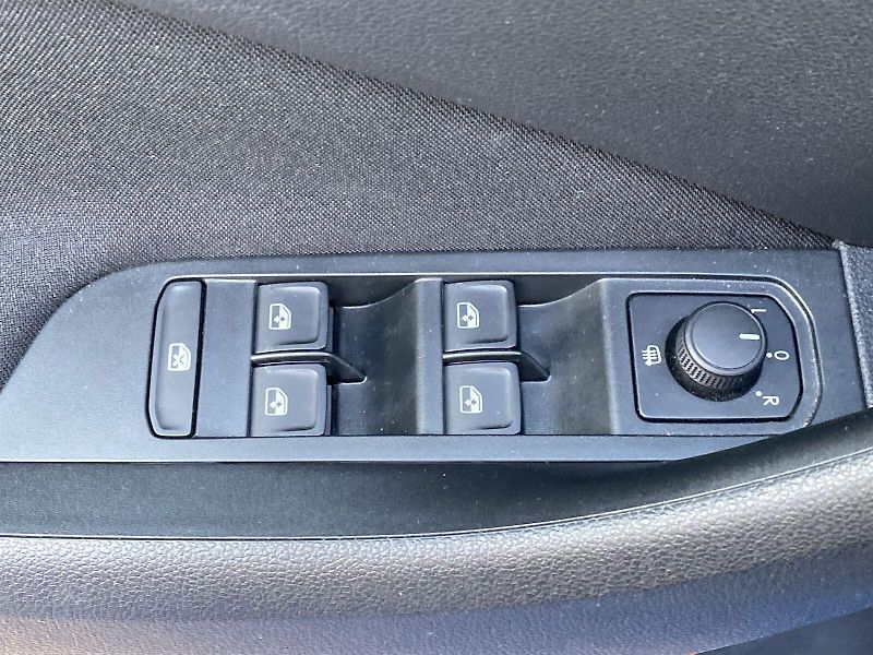 Škoda Kamiq (2025) 1.0 TSI Selection - fotka 20 z 30