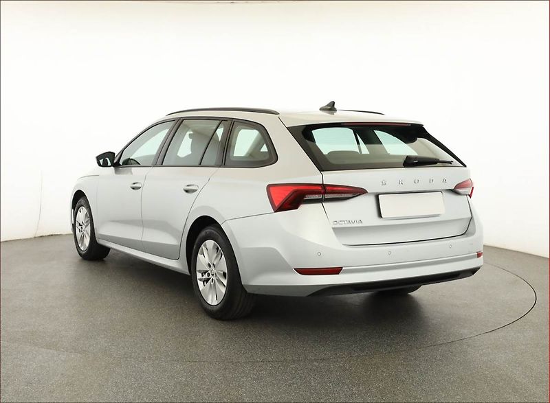 Škoda Octavia (2022) Ambition 2.0 TDI, ČR,1.maj - fotka 4 z 24
