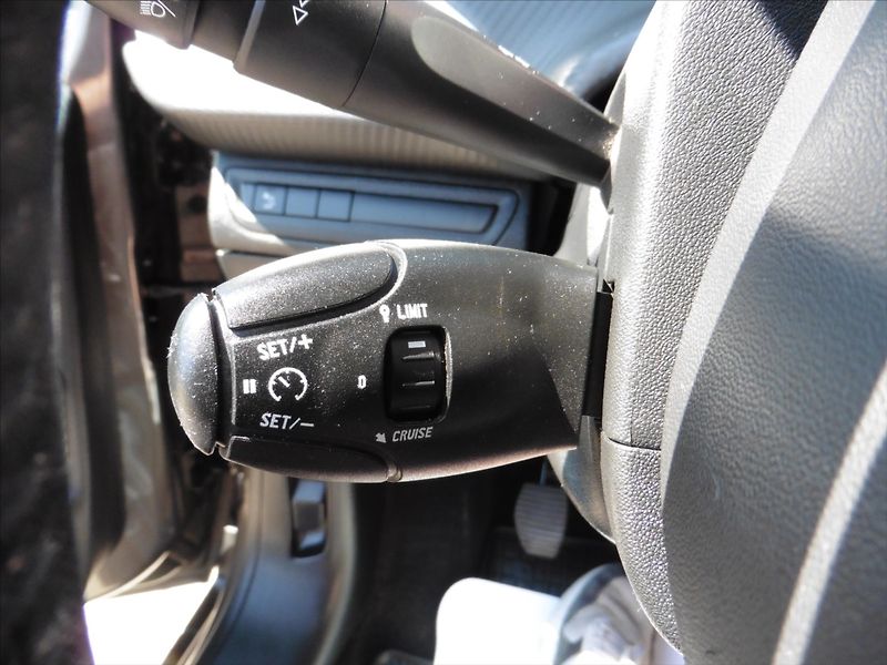 Peugeot 2008 1,2 Allure Navi, 1.maj.. - fotka 10 z 18