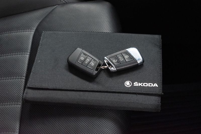 Škoda Kodiaq 2.0TSI 4x4*L&K*TAŽNÉ*DPH*ČR 1M - fotka 40 z 50