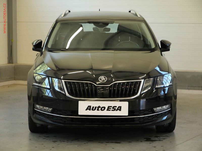 Škoda Octavia (2019) 1.6 TDi, Style, DSG, navi - fotka 2 z 23