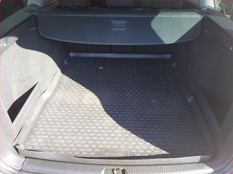 Volkswagen Passat (2015) 2.0 TDI, Navi, Xenony - fotka 14 z 17