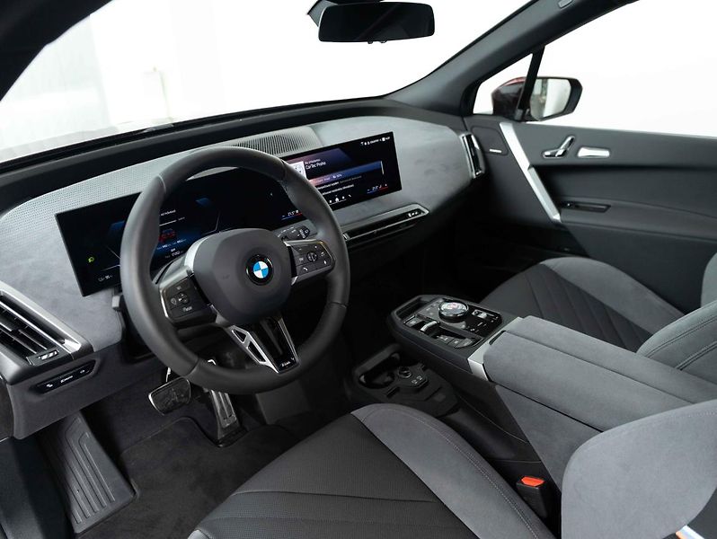 BMW iX xDrive45 - fotka 5 z 6
