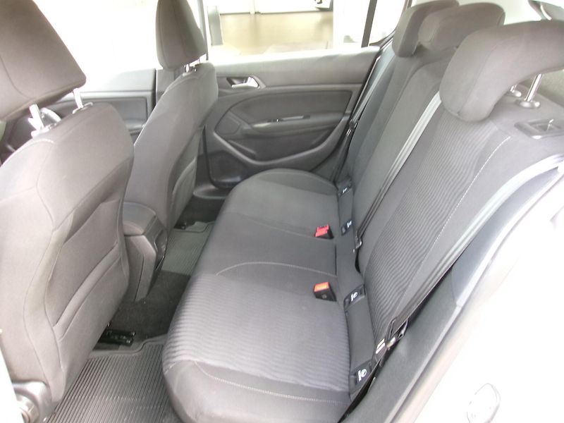 Peugeot 308 - fotka 10 z 16