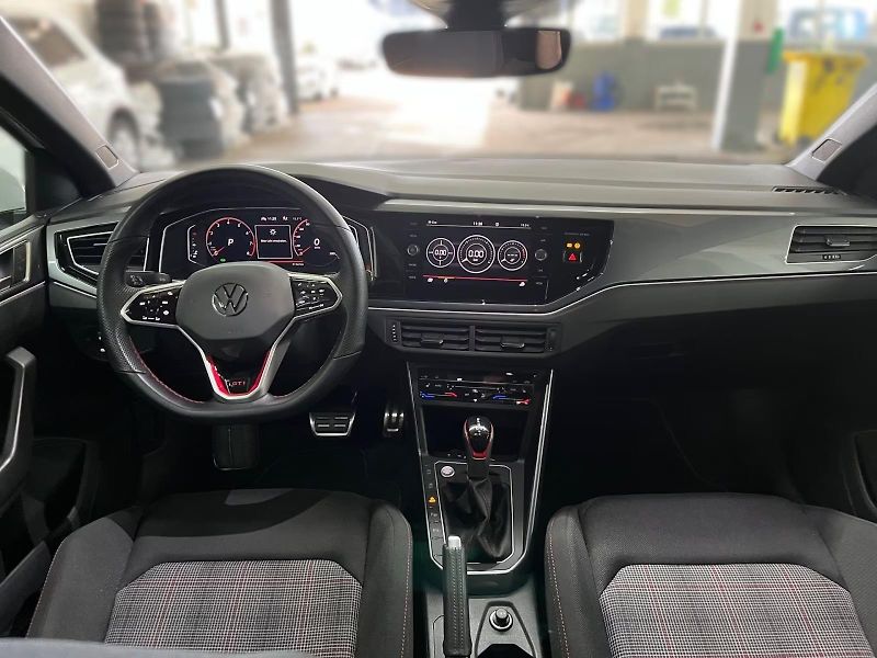 Volkswagen Polo GTI 2.0TSI DSG 152kW DPH 1.Maj - fotka 3 z 3