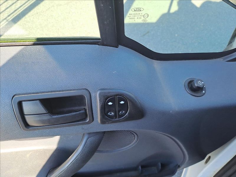 Ford Transit Connect 1,8 TDCI KLIMA,KOUPENO CZ - fotka 9 z 11